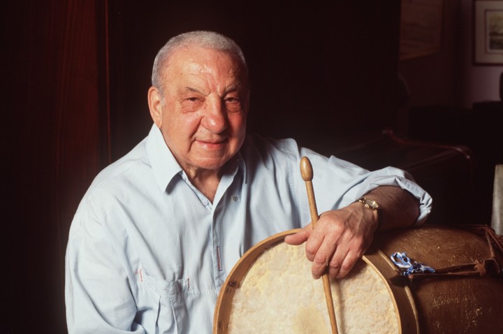 El percusionista Domingo Cura fue su tío abuelo aunque cumplió rol de abuelo directo en la familia de Danilo. 