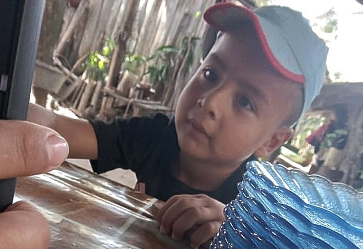 La foto que le tomaron a Loan Danilo Peña en el almuerzo en lo de su abuela Catalina Peña.