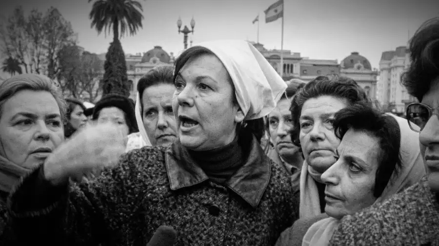 Madres de Plaza de Mayo en 1977
